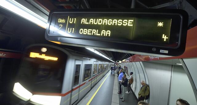 Die Nacht-U-Bahn braucht keinen Umstieg, diese fährt durchgehend wie auch schon zuvor alle U1-Stationen an. 
 | Foto: Johannes Zinner/Wr. Linien