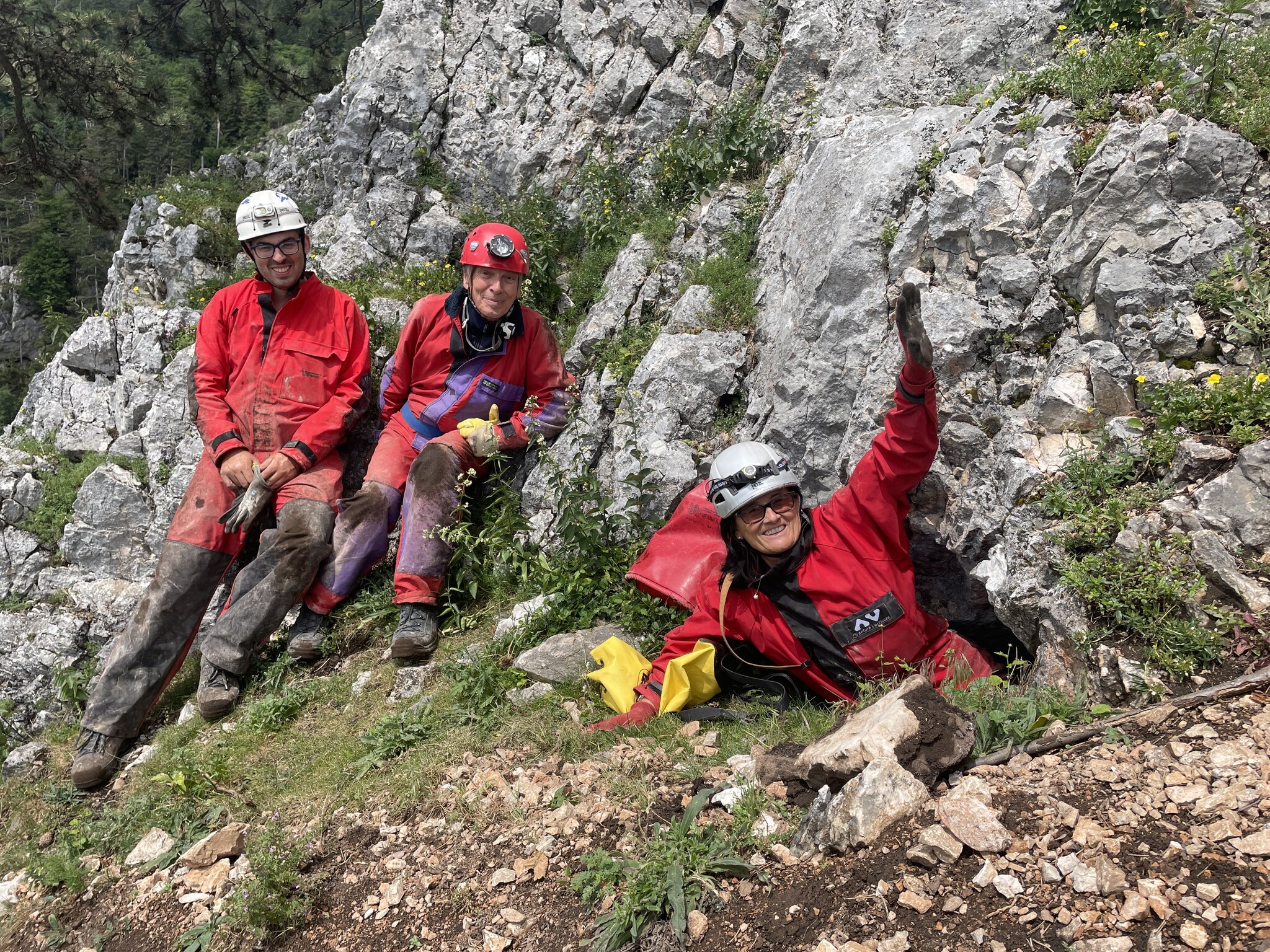 Hohe Wand/Hollabrunn: Trio kroch durch die Sonnenuhrhöhle - Neunkirchen