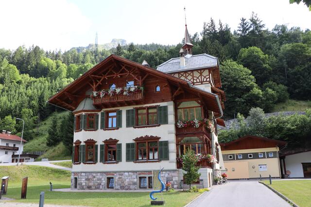 Die Gemeindevilla in Firsch ist Sitz der Gemeindeverwaltung. | Foto: Othmar Kolp