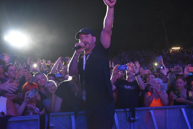 Den Abschluss beim Austopop-Festival im Schlosspark Eisenstadt machten Seiler und Speer. Ein würdiges Finale für ein Fest der österreichischen Pop-Musik.  | Foto: Stefan Schneider