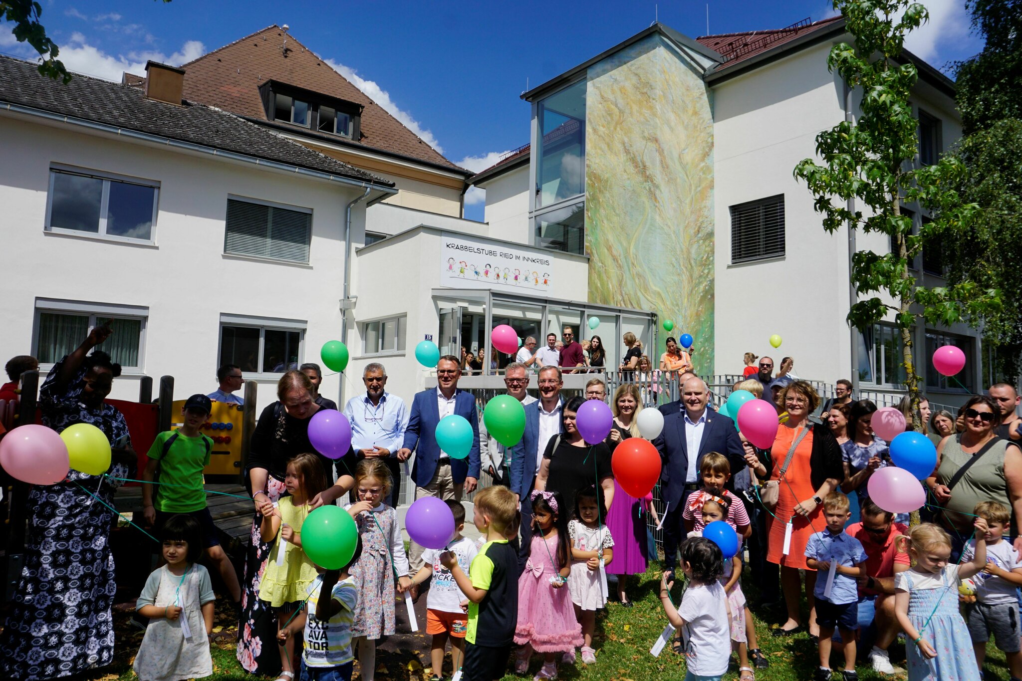  Kinderbetreuung in Ried: Krabbelstube und Kindergarten eröffnet - Ried Illustration 