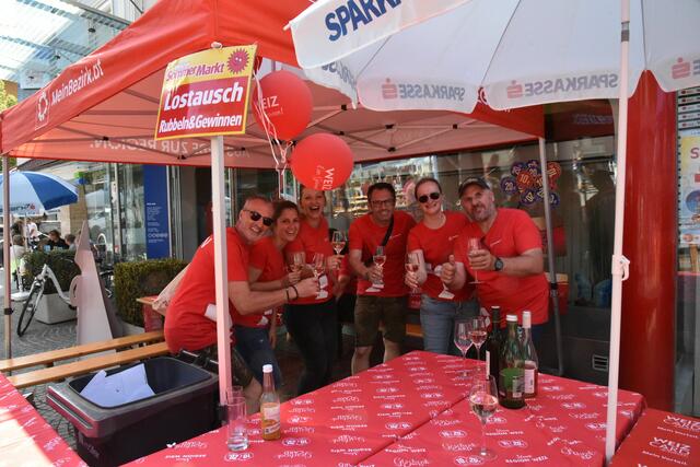 Bei Speis und Trank feierten die Einkaufsstadt Weiz und die Woche Weiz ihr 50-Jahr-Jubiläum. | Foto: Gerald Dreisiebner