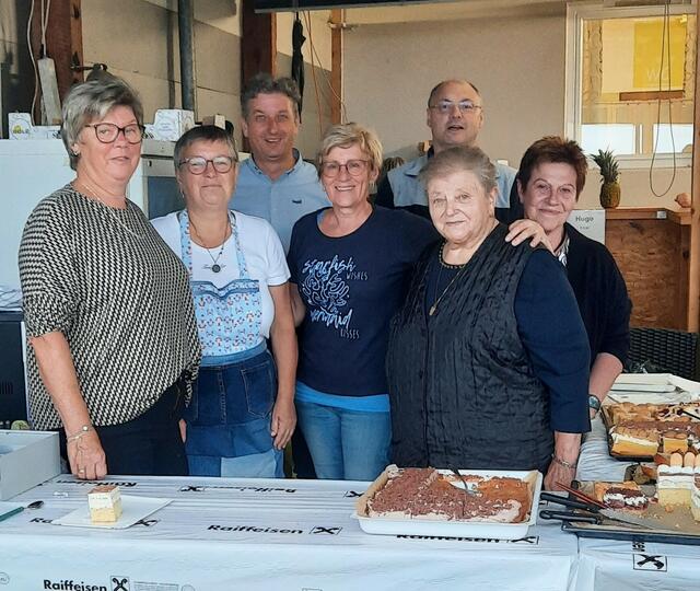 Beim Grillfest der ÖVP-Frauen in Oberdrosen: Gerlinde Poglitsch, Anita Dominek, Siegfried Niederer, Melitta und Aloisia Poglitsch, Roman Bedöcs und Grete Volkheimer (von links). | Foto: ÖVP