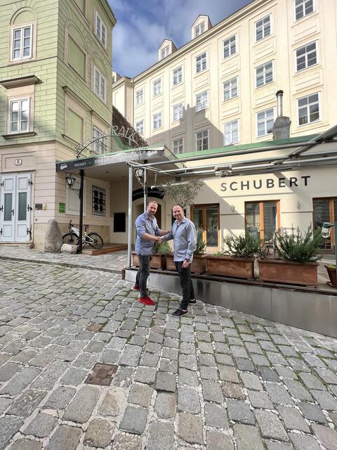 Erst kürzlich feierten Sascha und Marcel Ruhm den siebten Geburtstag ihres Lokals auf der Wieden. Nun haben sie im 1. Bezirk das ehemalige Schubert-Lokal übernommen. | Foto: Ruhm/Facebook