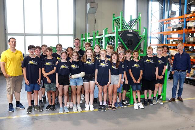 Besuch der Mittelschule Hofkirchen an der Trattnach in einem Unternehmen. | Foto: Andreas Maringer