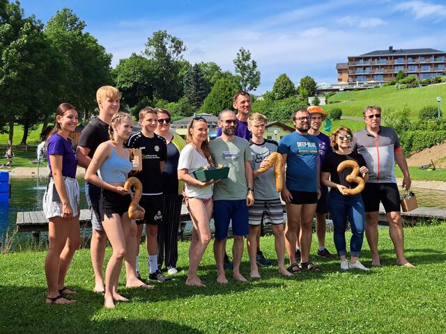 Die Siegerteams vom Friends-Crosstriathlon, in der Kategorie Mixed
1. Team Shuttl, 2. Feuerwehrjugend Fischbach, 3. NurNedHudeln