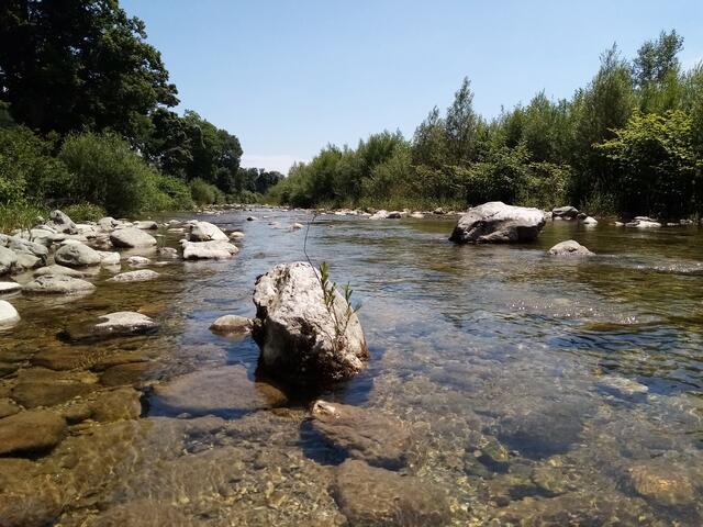Die kühle bzw. kalte Schwarza - hier steh ich im Fluss und pritschle ein bisschen, bevor ich in Reichenau wieder ankomme