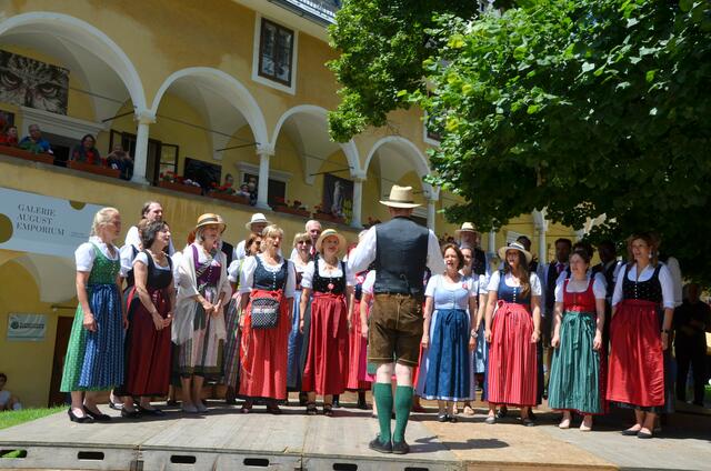 Der gastgebende Singkreis Porcia mit Leiter Bernhard Wolfsgruber