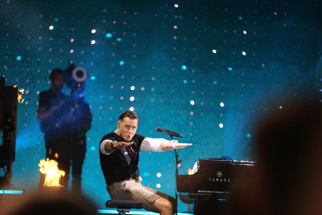 Schon am Freitag und Samstag stand bzw. saß Gabalier auf der Starnacht-Bühne... | Foto: MeinBezirk.at