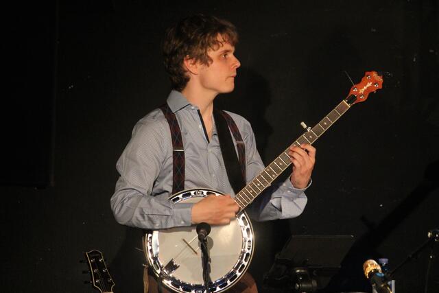 Banjospieler bringen eine eigene Stimmung auf eine Bühne. | Foto: RegionalMedien Steiermark/Hofmüller
