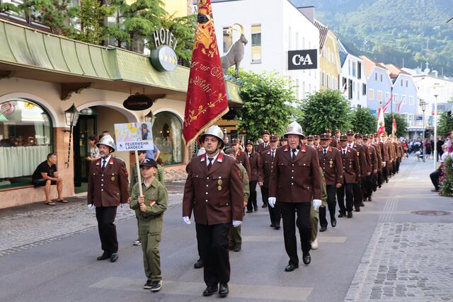 Die Stadtfeuerwehr Landeck nahm mit goßer Mann-/Frau-Stärke teil. | Foto: Othmar Kolp
