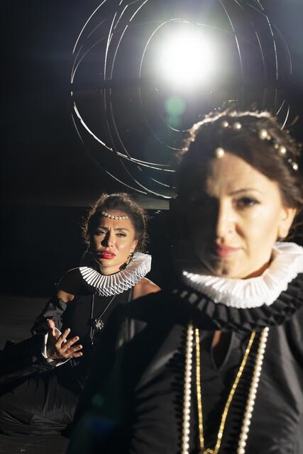 Eboli (Margarita Gritskova), Elisabeth (Karina Flores) | Foto: operklosterneuburg 2023/Lukas Beck