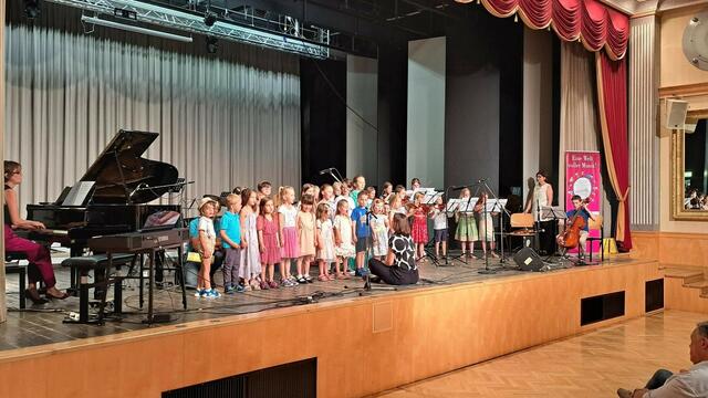 Ein aufregender Moment für die Kleinsten der Musikschule Voitsberg | Foto: Musikschule Voitsberg