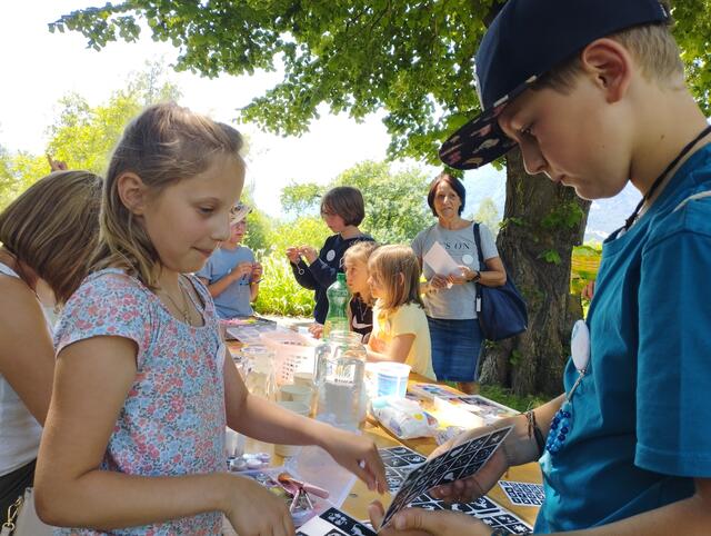 An den verschiedenen Stationen konnten die Kinder basteln und malen. | Foto: Barbara Kabas
