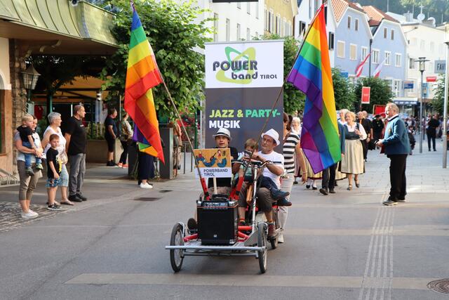 Vertreten beim großen Festumzug war auch die Power Band Tirol. | Foto: Othmar Kolp