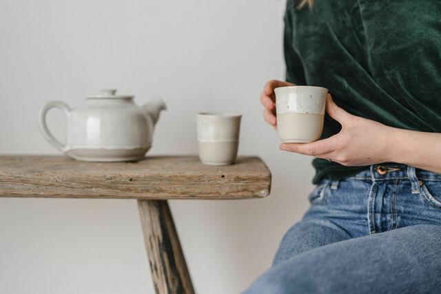 Anna Maria Regner entführt in ihre Arbeitswelt. In ihrer Werkstatt "formfrei" in Traunfeld, lässt sie ein wenig hinter die Kulissen blicken. | Foto: Hannah Ecker