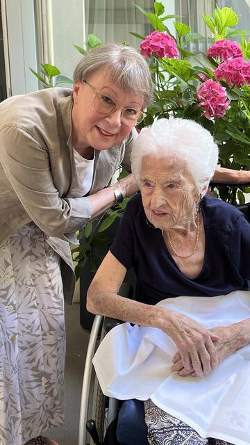 Nichte Renate Schilhan-Polleres mit der Jubilarin Emma Wenda (108 Jahre) | Foto: privat/ Häuser zum Leben