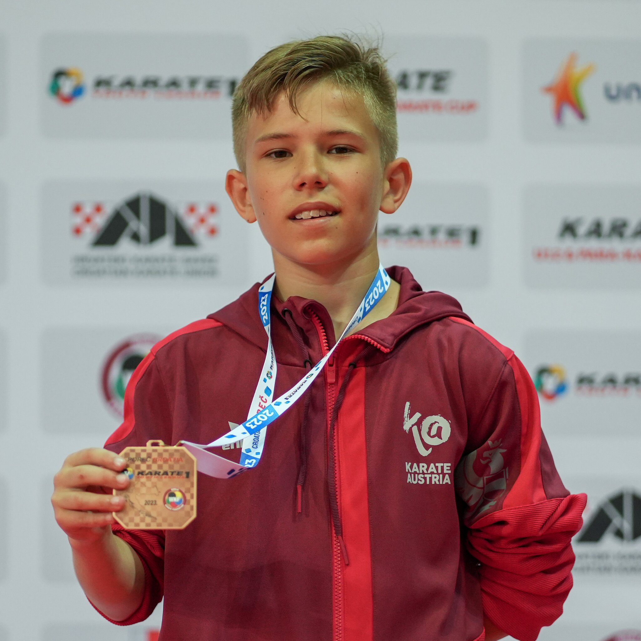 Emil Zadina gewinnt Bronze beim Jugendweltcup in