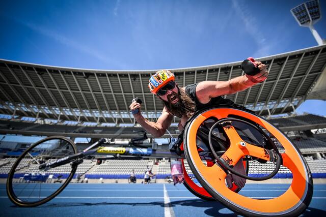 Großer Jubel von Thomas Geierspichler über die Silbermedaille bei der Weltmeisterschaft in Paris. | Foto: Bartlomiej Zborowski