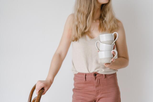 Anna Maria Regner entführt in ihre Arbeitswelt. In ihrer Werkstatt "formfrei" in Traunfeld, lässt sie ein wenig hinter die Kulissen blicken. | Foto: Hannah Ecker