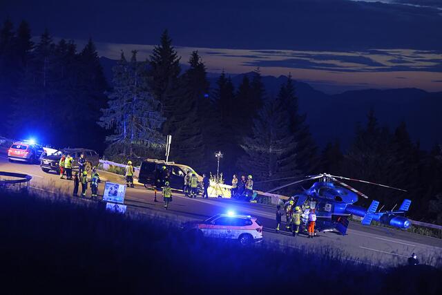 Beamte der Polizei Berchtesgaden nahmen die Ermittlungen auf und verständigten die Staatsanwaltschaft, welche einen Gutachter zur Unfallstelle anforderte.  | Foto: Markus Leitner