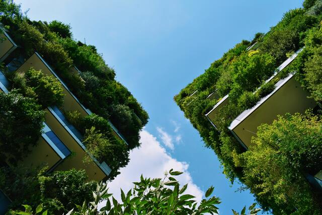 "Bosco Verticale": Diese beiden begrünten Zwillingstürme sind in Mailand zu finden. | Foto: Gábor Molnár / Unsplash