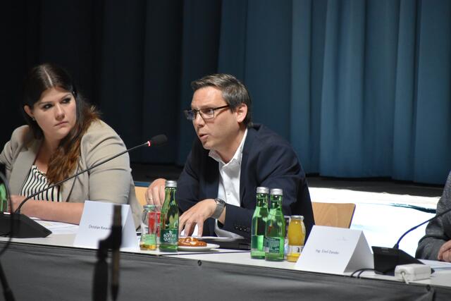 Stadtrat Christian Kovacevic begrüßte die Ausweitung, stellte aber ebenfalls die Frage in den Raum, ob das Personal im Vorfeld miteinbezogen wurde.  | Foto: Barbara Fluckinger