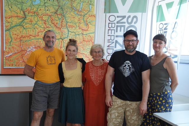 Der Verein „Soziales Netzwerk Oberndorf". Von links: Josef Cirko, Daniela Faschang, Brigitta Brown, Johannes Potocnik und Sigrid Wascher. | Foto: Emanuel Hasenauer