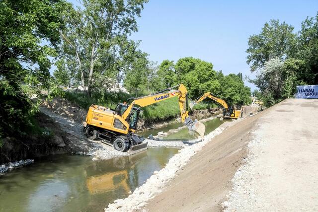 Die Bauarbeiten am Liesingbach laufen auf Hochtouren.  | Foto: PID/Christian Fürthner