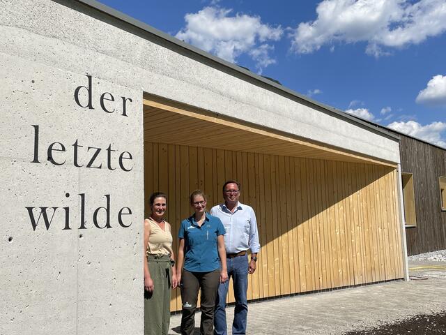 Nora Schneider, Lena Nicklas und Heiner Ginther freuen sich schon auf die Inbetriebnahme des Naturparkzentrums in Elmen. | Foto: Reichel