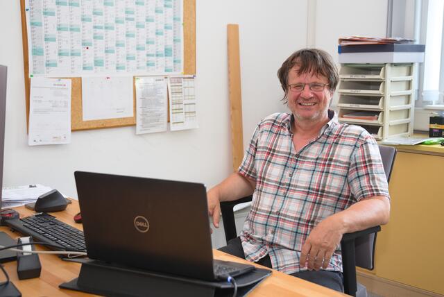 ATZ Kartonia &amp; Kreatives-Standortleiter Heimo Kohlroß ist sehr zufrieden mit der Motivation der Trainingsmitarbeiter und Möglichkeiten der Begleitung. | Foto: Alfred Hofer