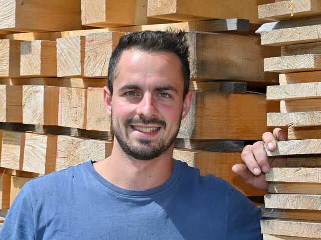 Leidenschaftlicher Sägewerks-Unternehmer Johannes Binter (28). | Foto: Hans Jost