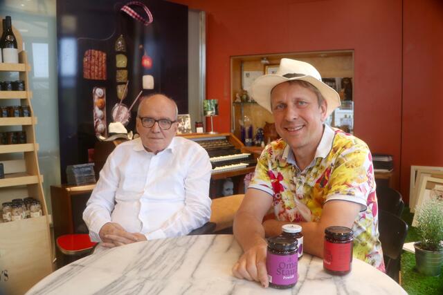 "Staud’s"-Gründer Hans Staud mit Geschäftsführer Stefan Schauer im Pavillon am Brunnenmarkt. | Foto: uko