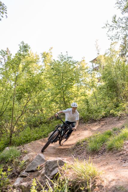 Viel Action wartet beim Trail am Roadlberg. | Foto: Martin Dörsch/MTB Linz