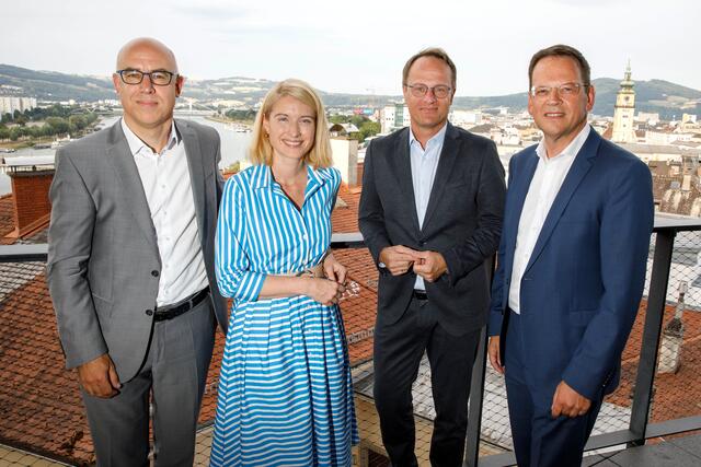 Gabriel Felbermayr, Christine Haberlander, Markus Hengstschläger und Klaus Kumpfmüller (v. l.). | Foto: Academia Superior/Wakolbinger
