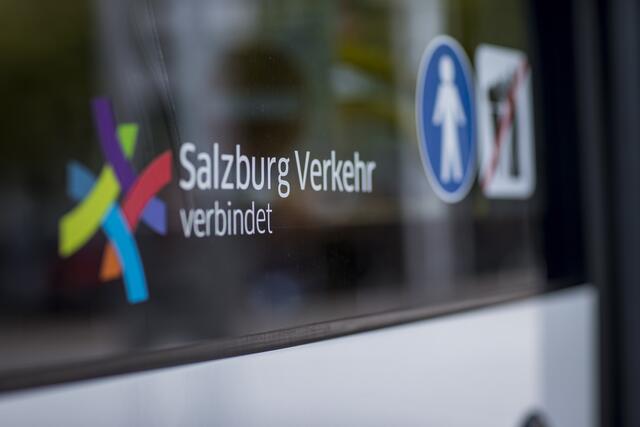 Über 100.000 Fahrgäste, mehr als üblich, haben an den Benzinfrei-Tagen den öffentlichen Verkehr in Salzburg genutzt.  | Foto: Salzburger Verkehrsverbund