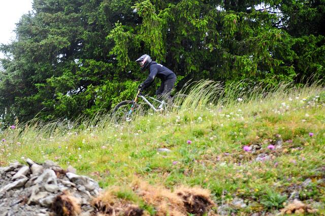Mit der Nockspitzbahn rauf und mit dem Bike wieder runter – das Erlebnis an den kommenden Wochenenden. | Foto: Hassl