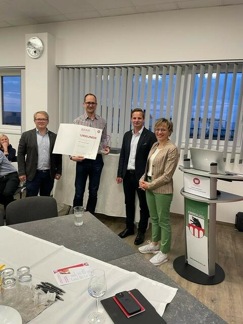 (v.l.:) Wirtschaftsbund-Bezirksobmann Alexander Huber, Geschäftsführer der Pet Austria GmbH Daniel Ziegelbäck, Wirtschaftsbund-Ortsobmann Daniel Kohler und Bezirksgeschäftsführerin Monika Neudorfer
 | Foto: Wirtschaftsbund Wels-Land