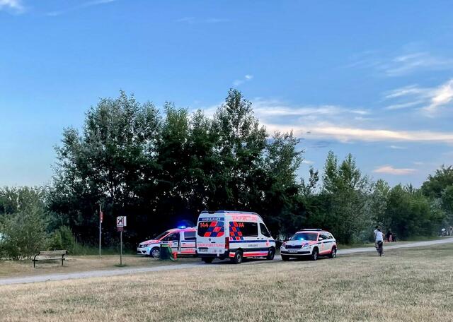 Mehrere Einsatzkräfte waren vor Ort.  | Foto: Berufsrettung Wien