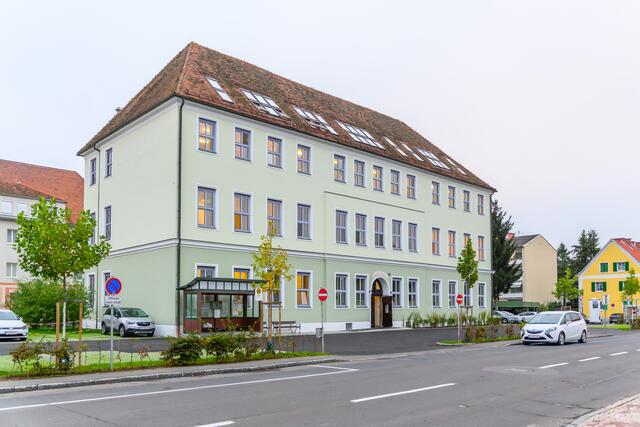 Die Volksschule II in der Gleichenberger Straße wurde außen wie innen saniert. | Foto: Stadtgemeinde Feldbach