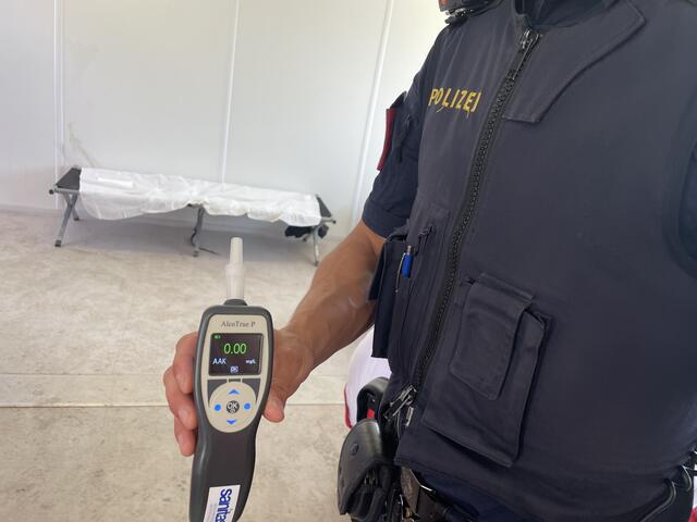 Den Zeilwert für Führerscheinneulinge von 0,0 wurde einem Lenker in Tamsweg nicht angezeigt (SYMBOLBILD) | Foto: RegionalMedien