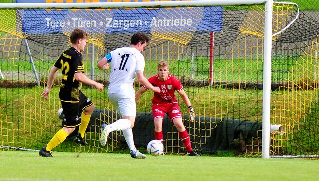 Wenn die Nummer 17 des SV Raiba Götzens so vor dem Tor auftaucht, herrscht Alarmstufe Rot! | Foto: Hassl