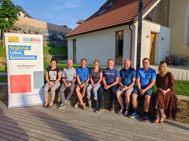 Das Kernteam der NÖ Gemeinde21 Reinsberg: Martha Planitzer, Reinhard Nosofsky, Christian Voglauer, Renate Berger, Bürgermeister Franz Faschingleitner, Robert Plank, Rudolf Winter und NÖ Gemeinde21 Betreuerin Christina Fuchs (NÖ.Regional)
 | Foto: Gemeinde Reinsberg
