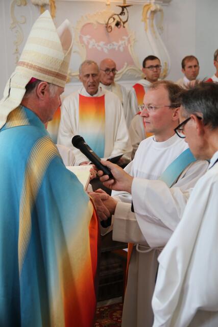 P. Anselm Demattio legt das Weiheversprechen ab. | Foto: Stift-Kremsmünster/Stefan-Kerschbaumer
