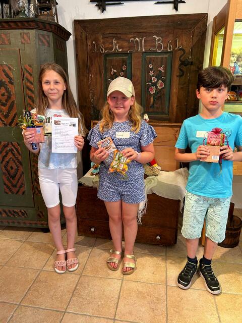 Ferienpass-Aktion 2023: Mädchen und Buben besuchten die Heimatstube Pabneukirchen.  | Foto: Josef Lumetsberger