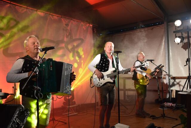 Die Edlseer machten Stimmung beim Waldfest in Markt Allhau. | Foto: Michael Strini