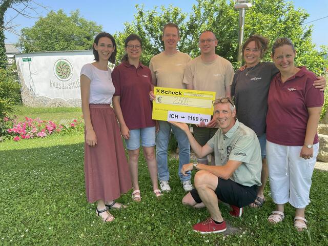 Insgesamt € 2500 an Spendengeldern wurde für die Integrative Arbeitsgruppe von alpha nova gesammelt. | Foto: alpha nova