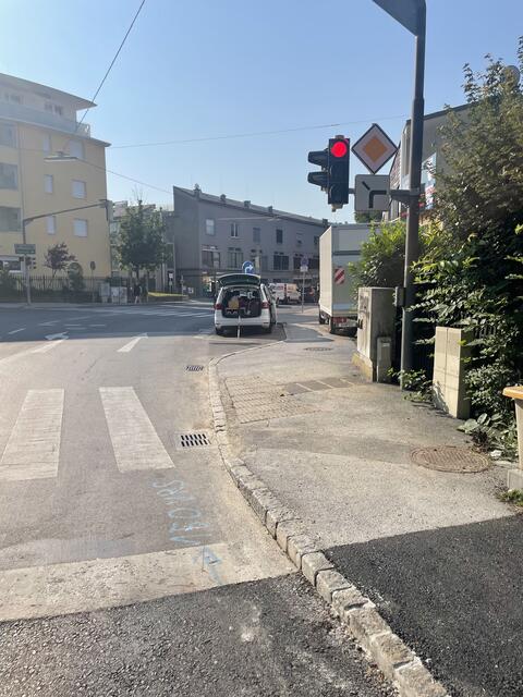 Die Kreuzung Andritzer Reichsstraße/ Stattegger Straße soll im Zuge der Gehwegsanierung und Haltestellenverlegung verändert werden.   | Foto: MeinBezirk.at