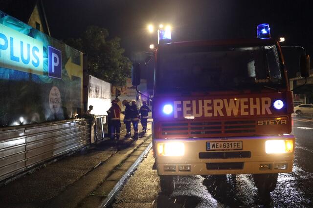 Ein heftiges Gewitter führte in der Region Wels und Wels-Land zu eine totalen Stromausfall sowie zu zahlreichen Einsätzen der Feuerwehr. | Foto: laumat.at