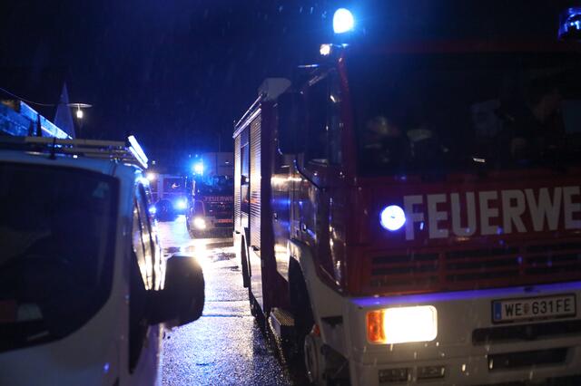 Ein heftiges Gewitter führte in der Region Wels und Wels-Land zu eine totalen Stromausfall sowie zu zahlreichen Einsätzen der Feuerwehr. | Foto: laumat.at